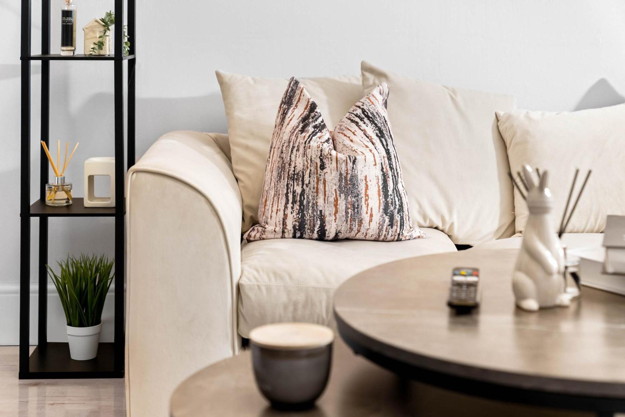 Luxury Two Bedroom House - Parking - Netflix 11Ha