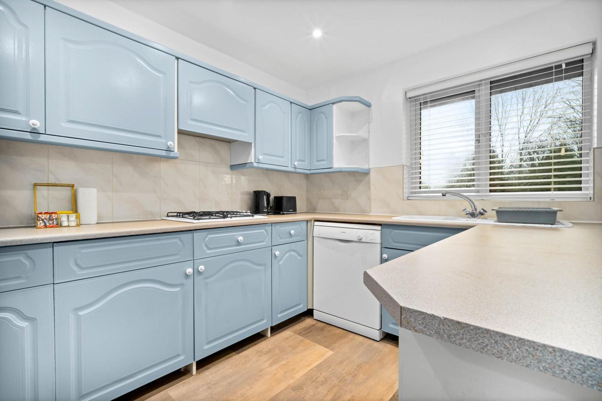 Luxury Two Bedroom House - Parking - Netflix 11Ha Holiday home *