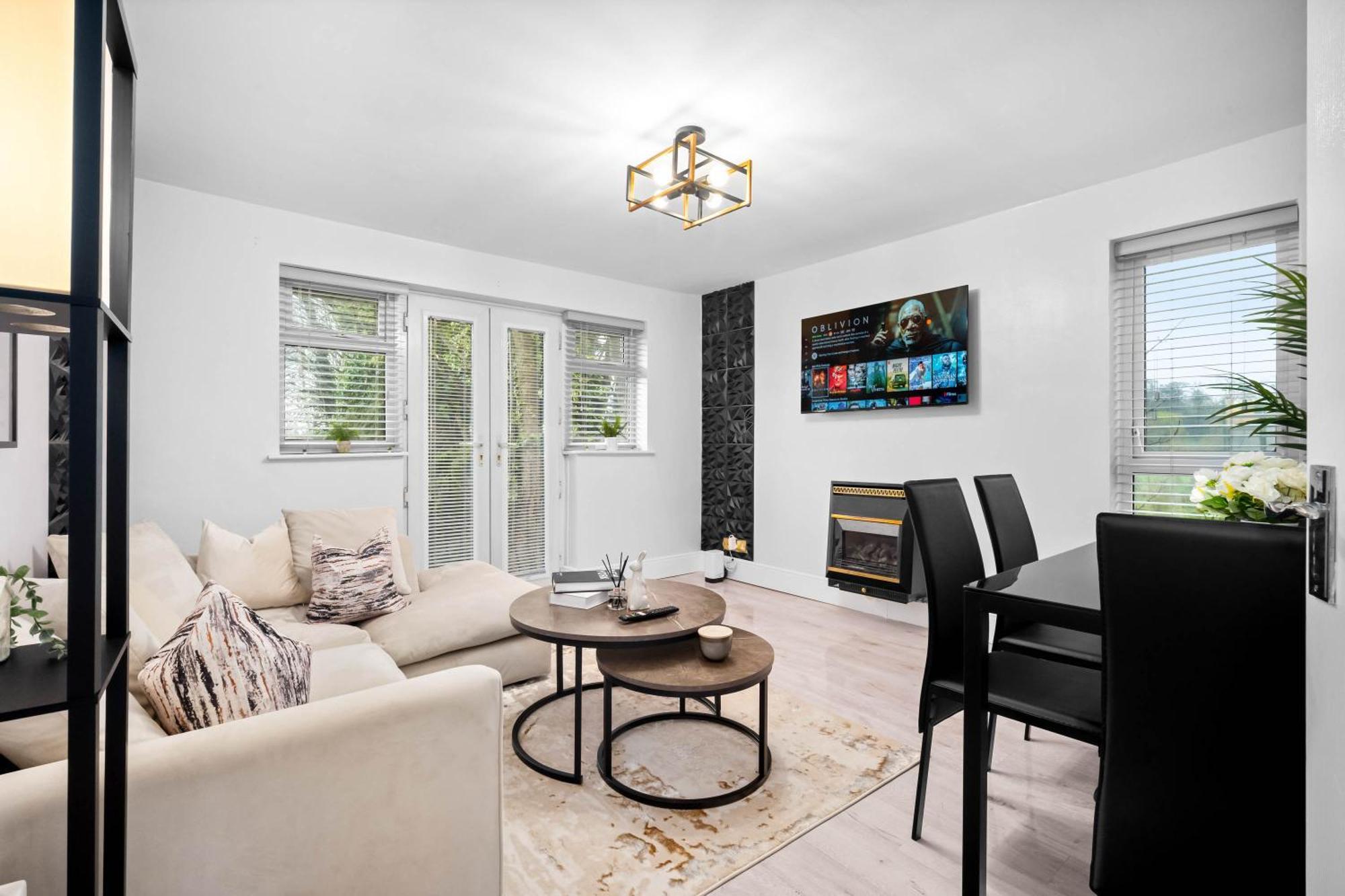 Holiday home Luxury Two Bedroom House - Parking - Netflix 11Ha